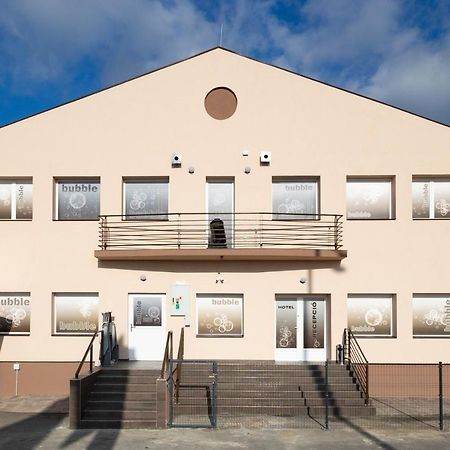 Bubble Hotel Es Rendezvenykoezpont Zalaegerszeg Bagian luar foto