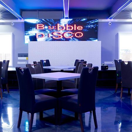 Bubble Hotel Es Rendezvenykoezpont Zalaegerszeg Bagian luar foto