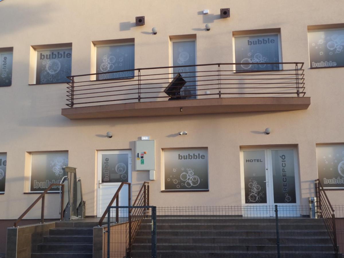 Bubble Hotel Es Rendezvenykoezpont Zalaegerszeg Bagian luar foto