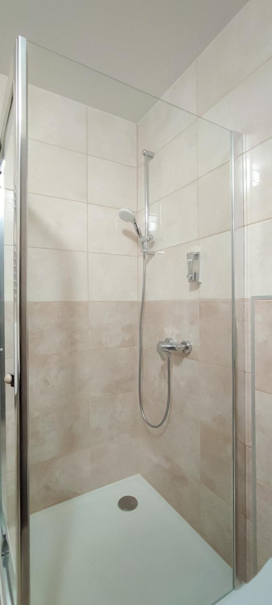 Bubble Hotel Es Rendezvenykoezpont Zalaegerszeg Bagian luar foto